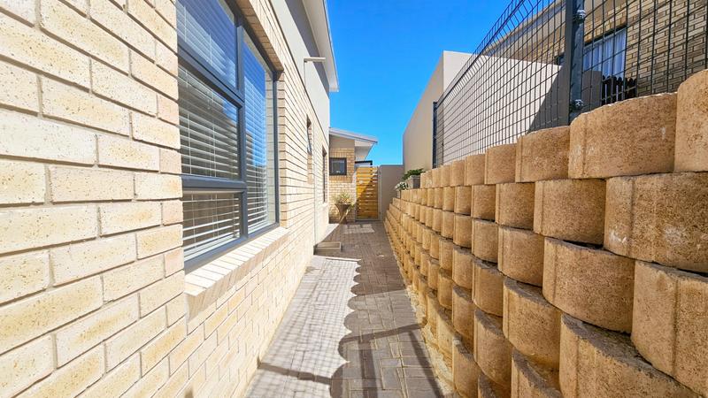 3 Bedroom Property for Sale in Dana Bay Western Cape